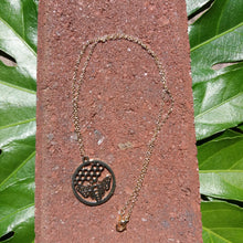 GOLD HONEYCOMB AND BEE PENDANT NECKLACE