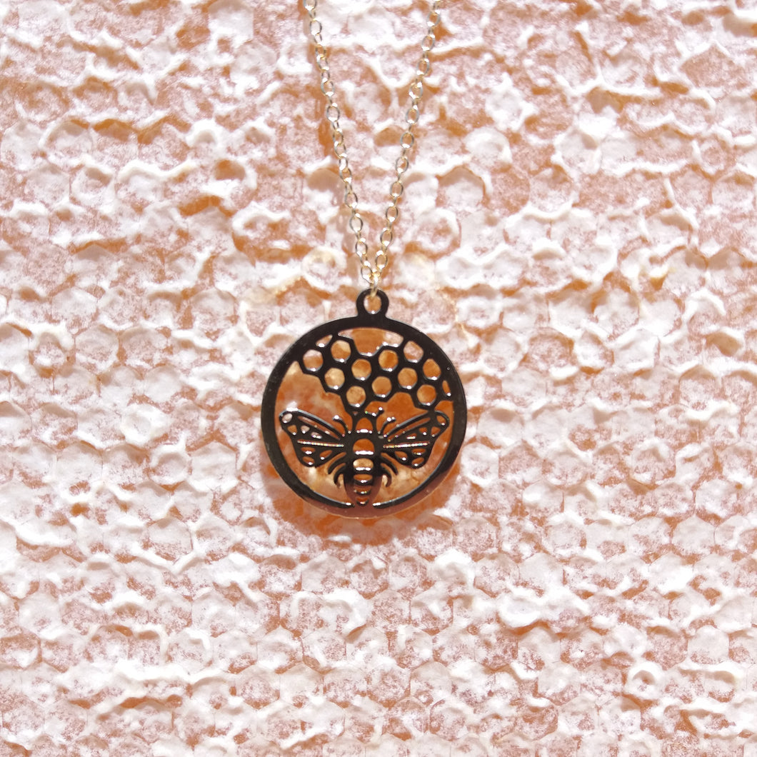 GOLD HONEYCOMB AND BEE PENDANT NECKLACE
