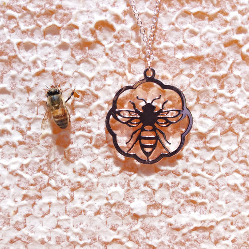 ROSE GOLD BEE PENDANT NECKLACE